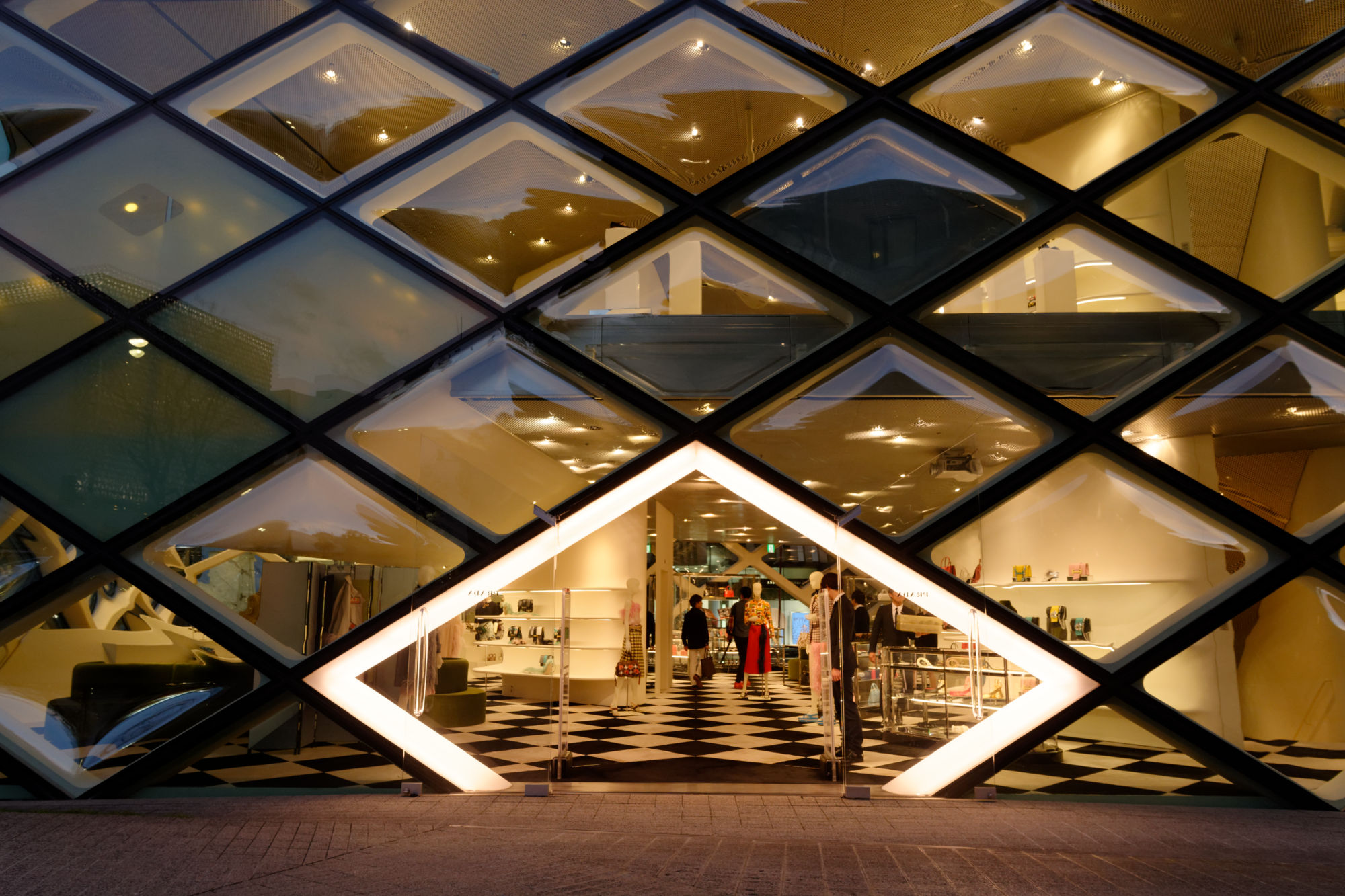 2017-04-18 18-21-22 Tokio